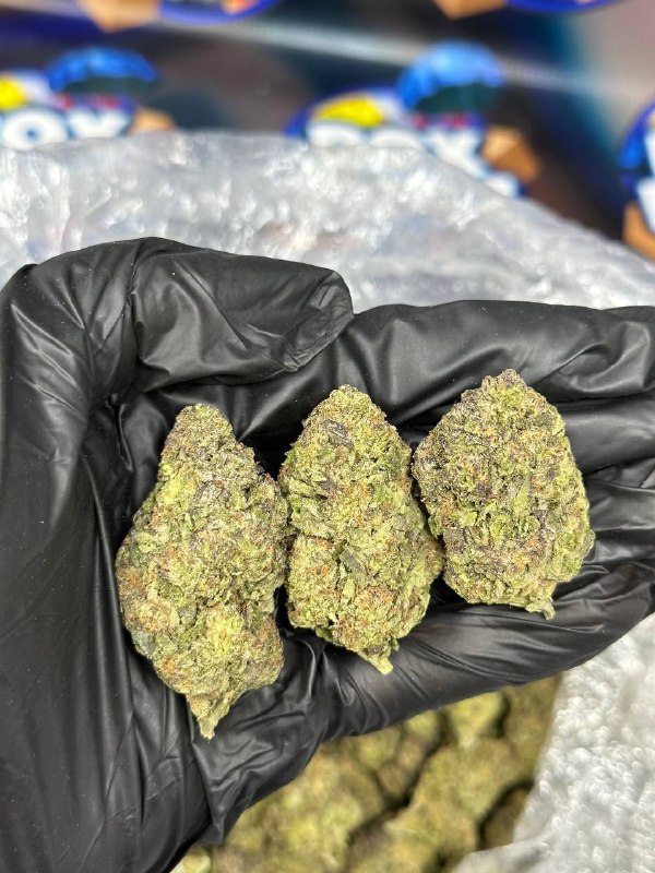 Skittles cake strain